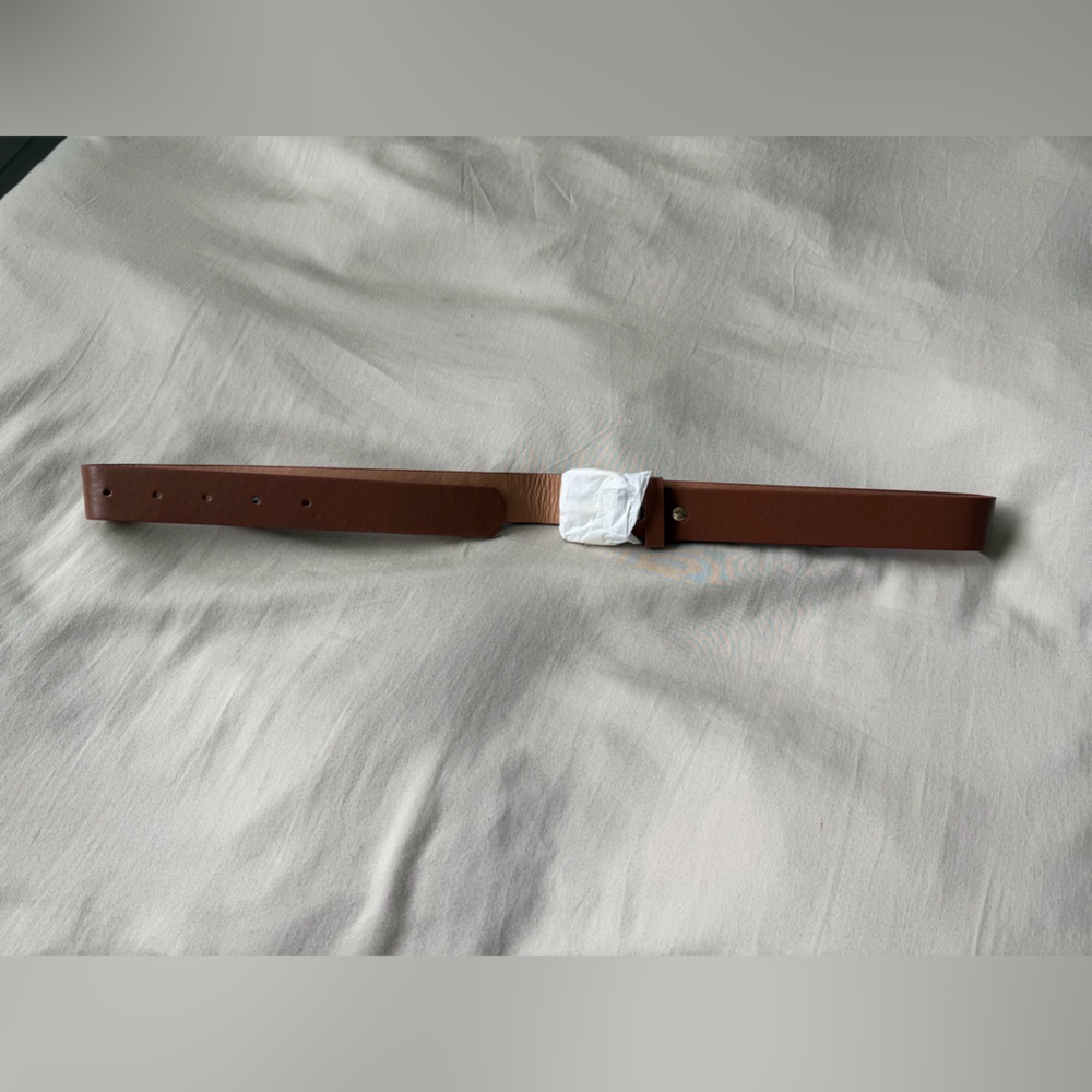 Brown Leather women’s belt with gold hardware
